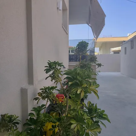 Urban Apartman Gasztúni